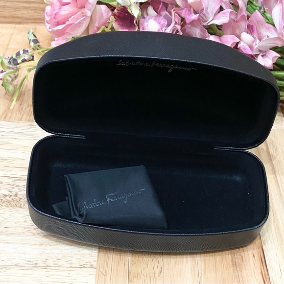 Salvatore Ferragamo Black Textured Oversized Sunglass Hard Case with Wipe Cloth - Picture 3 of 11
